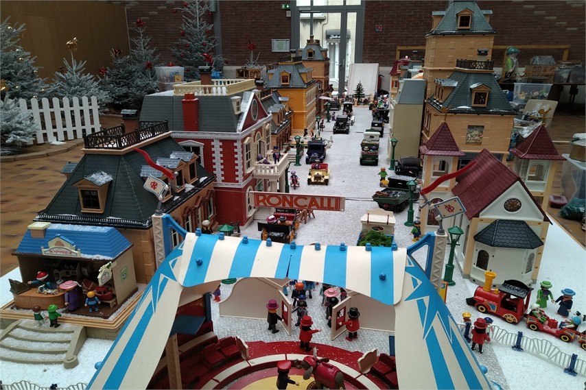 Exposition playmobil de noël à Châteaubriant en 2019 - Ville 1900 