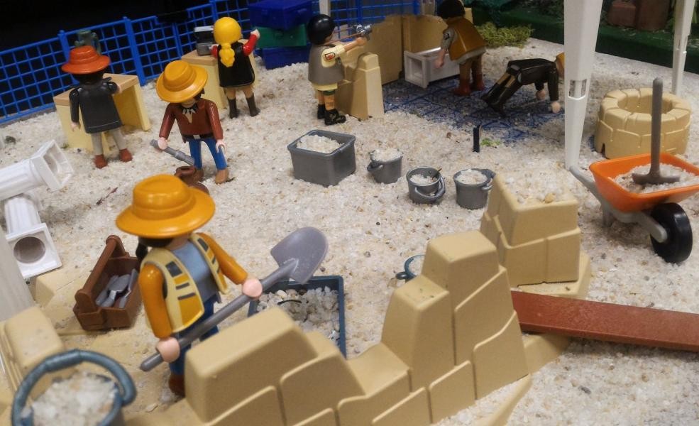 Exposition playmobil archeologie au musée de l'oise