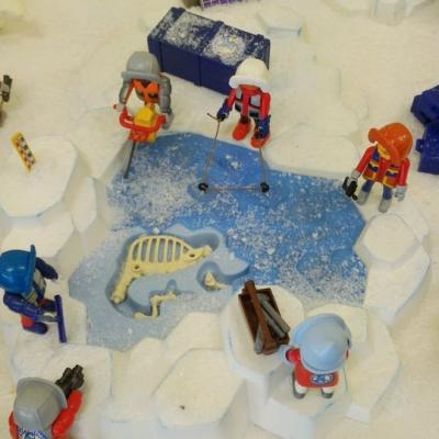 Exposition playmobil archeologie au musée de l'oise