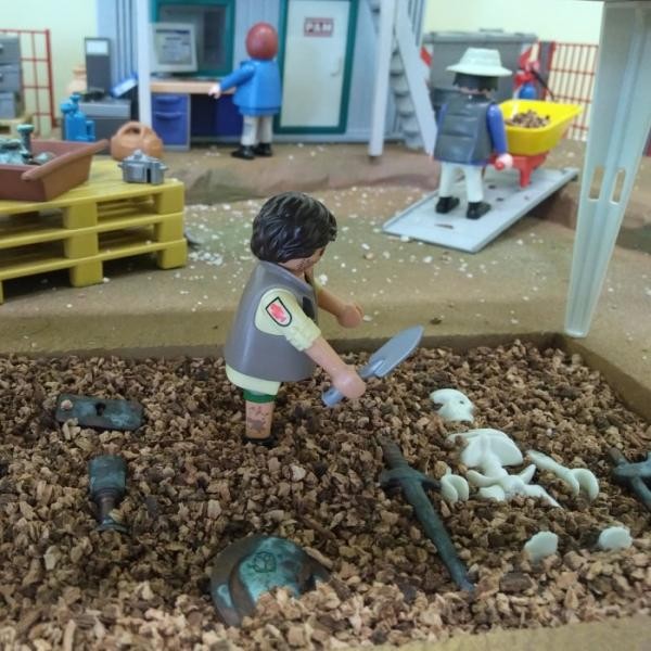 Exposition playmobil archeologie au musée de l'oise