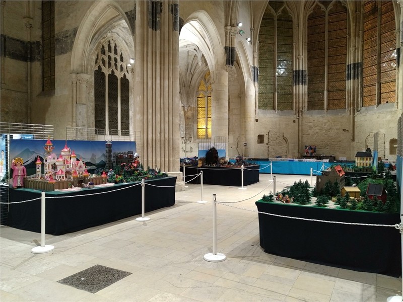 Exposition Playmobil dans l'église Saint Pierre de Senlis en 2019