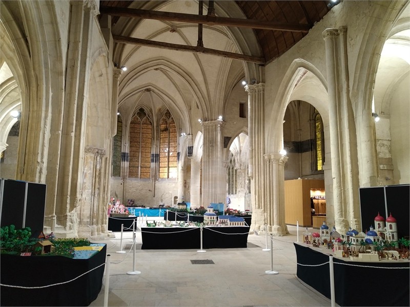 Exposition Playmobil dans l'église Saint Pierre de Senlis en 2019