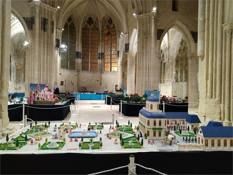 Exposition Playmobil dans l'église Saint Pierre de Senlis en 2019