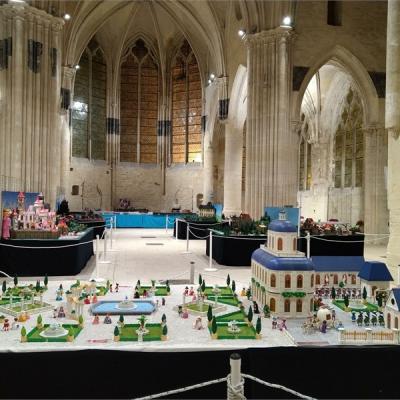 Exposition Playmobil dans l'église Saint Pierre de Senlis en 2019