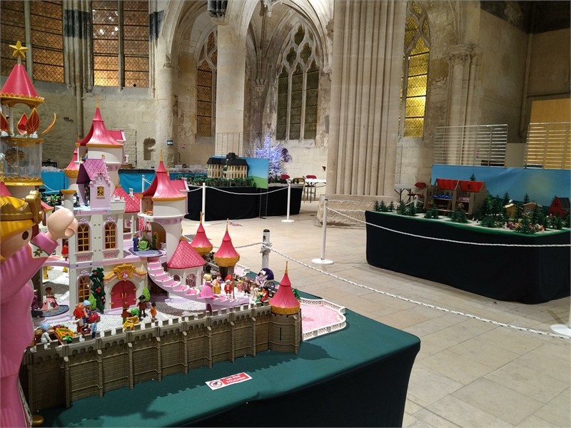 Exposition Playmobil dans l'église Saint Pierre de Senlis en 2019