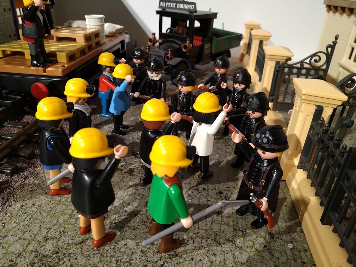 Exposition playmobil : La gendarmerie pendant les grève de 1936