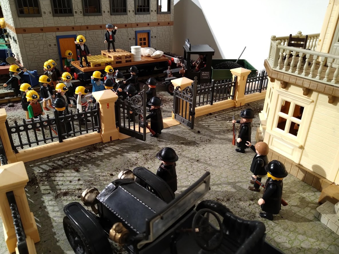 Exposition playmobil : La gendarmerie pendant les grève de 1936