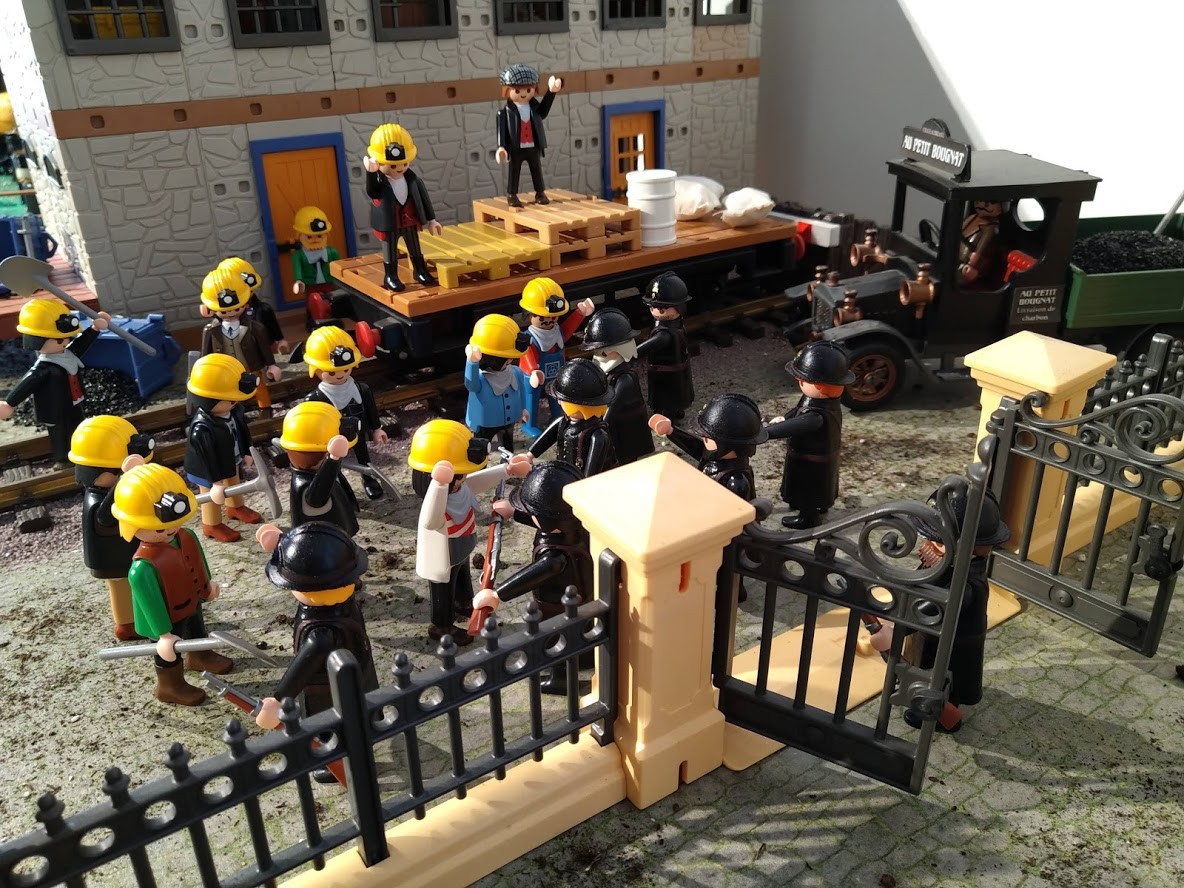 Exposition playmobil : La gendarmerie pendant les grève de 1936