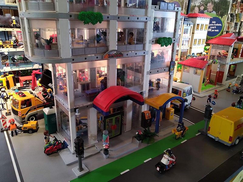 Exposition Playmobil au salon de l'Auto 2023 - Mégacité Amiens