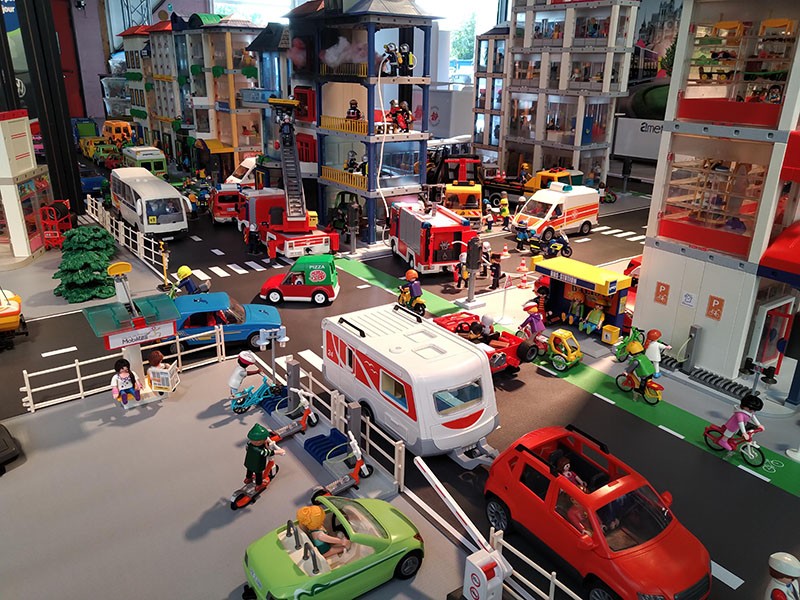 Exposition Playmobil au salon de l'Auto 2023 - Mégacité Amiens