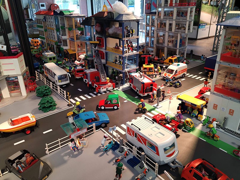 Exposition Playmobil au salon de l'Auto 2023 - Mégacité Amiens