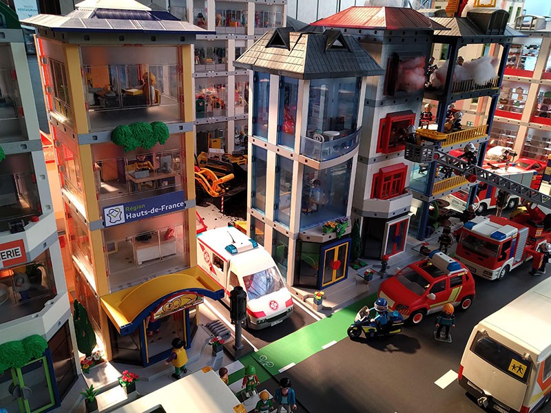 Exposition Playmobil au salon de l'Auto 2023 - Mégacité Amiens