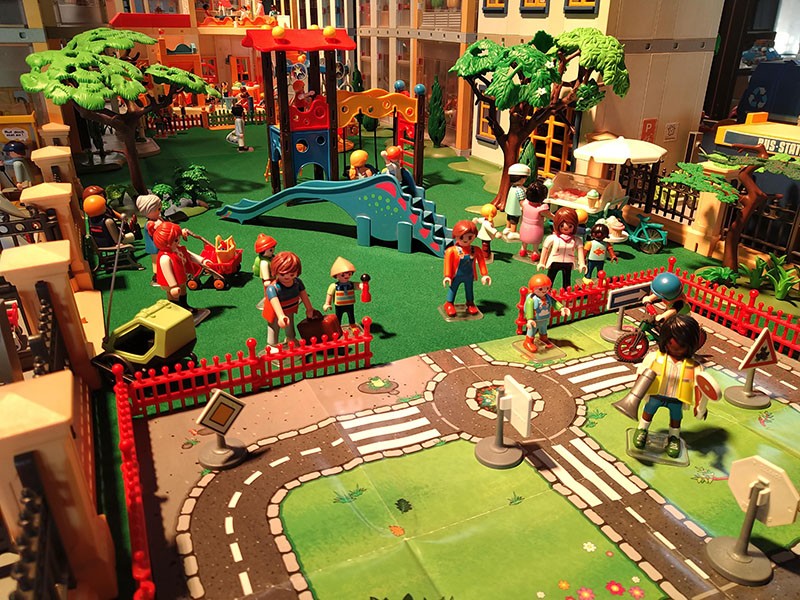 Exposition Playmobil au salon de l'Auto 2023 - Mégacité Amiens