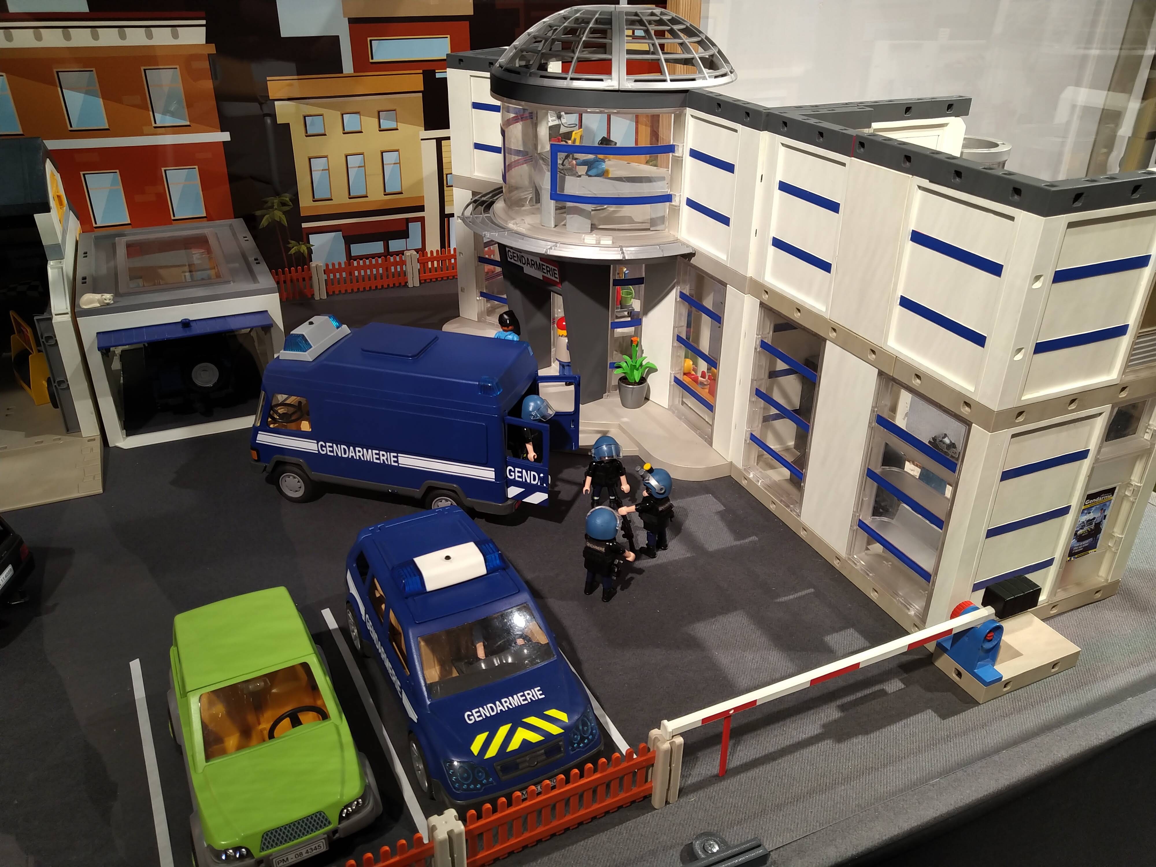 Gendarmerie caserne en playmobil