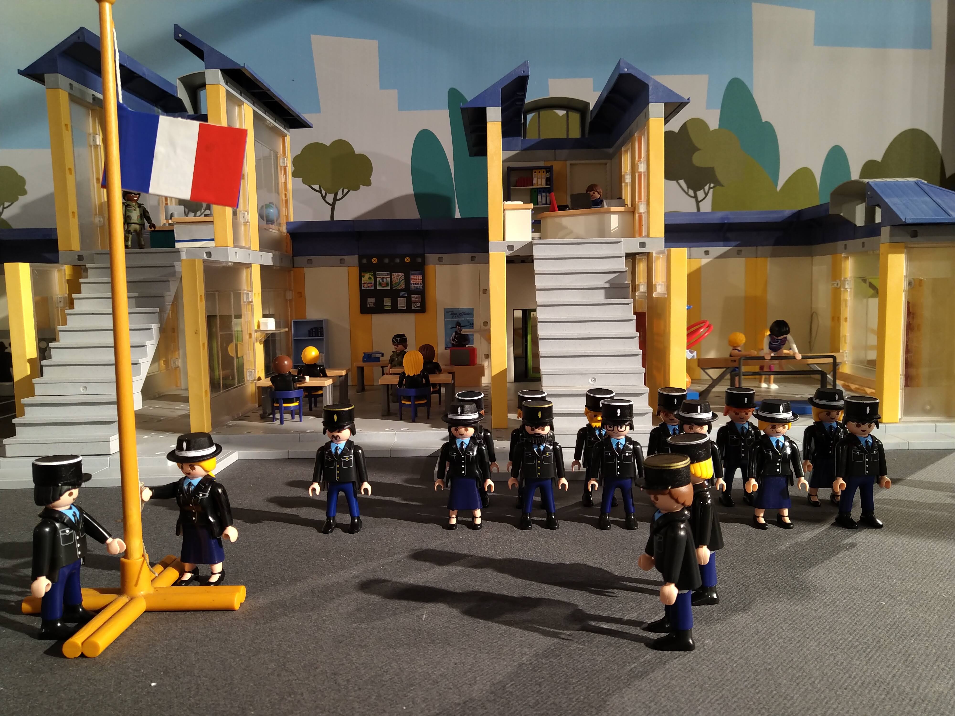 Gendarmerie école d'officiers en playmobil