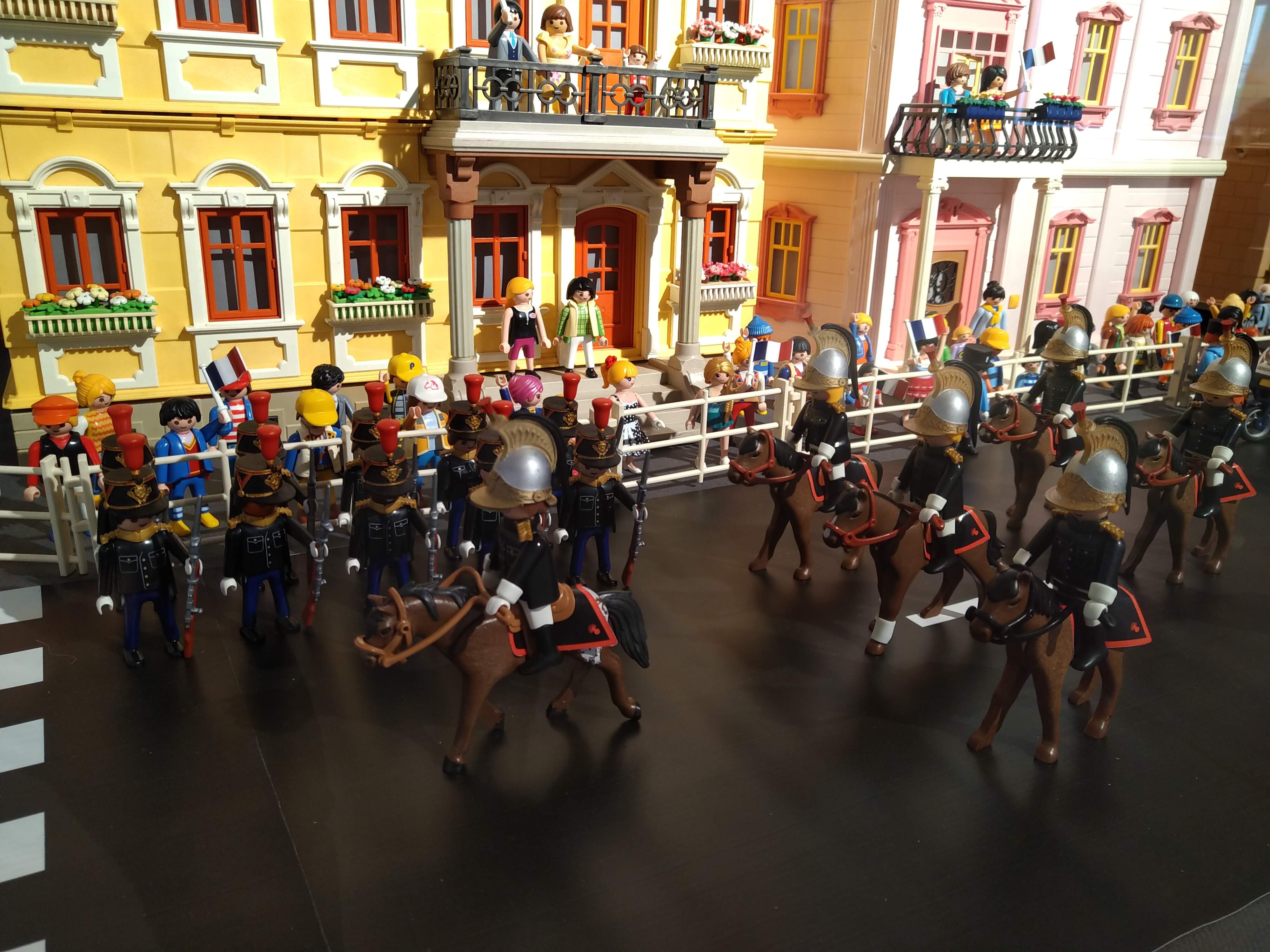 Gendarmerie revue de la garde républicaine en playmobil