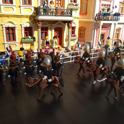 Gendarmerie revue de la garde républicaine en playmobil