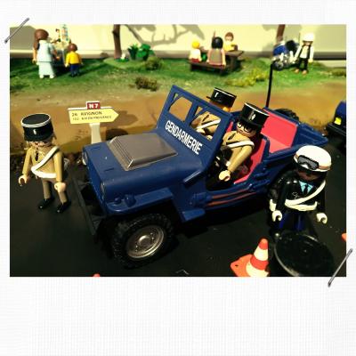 Gendarmerie playmobil contrôle routier sur la N7 dans les années 70