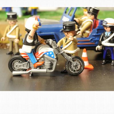 Gendarmerie playmobil contrôle routier sur la N7 dans les années 70