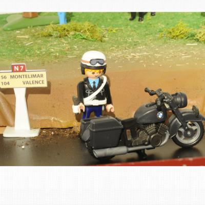 Gendarmerie playmobil contrôle routier sur la N7 dans les années 70