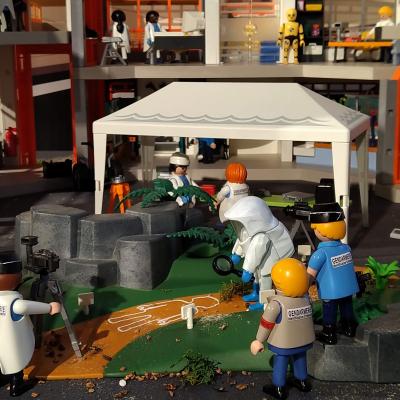 Gendarmerie scientifique en playmobil