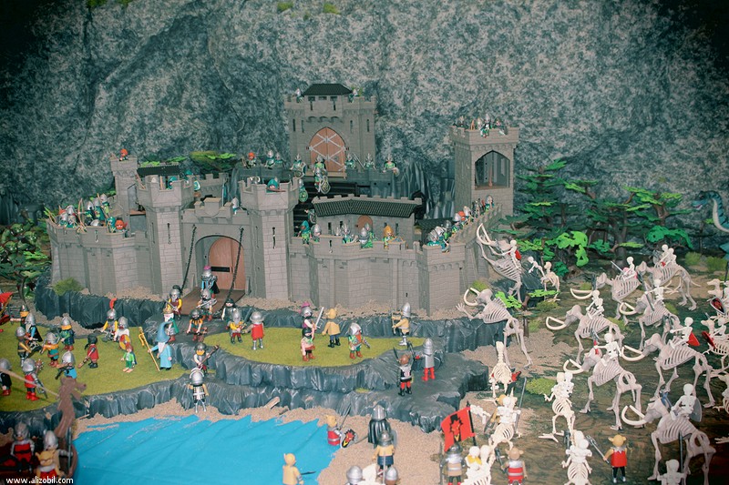 L'invasion diorama d'inspiration Heroïc Fantasy en Playmobil