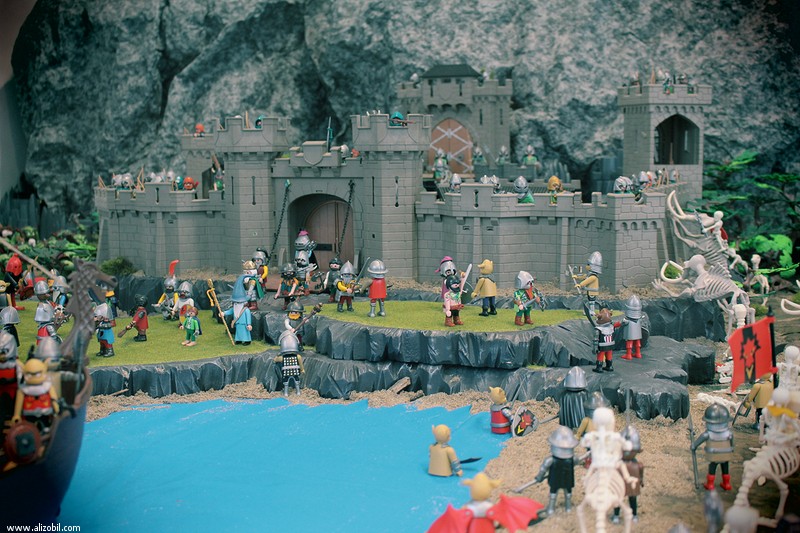 L'invasion diorama d'inspiration Heroïc Fantasy en Playmobil