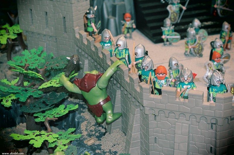 L'invasion diorama d'inspiration Heroïc Fantasy en Playmobil