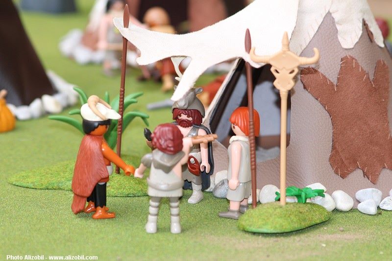 Les-jeux-préhistoriques-en-playmobil-dominique-bethune-56