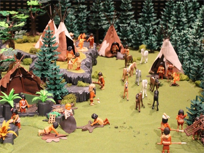 La préhistoire en Playmobil entre humour et faits historiques