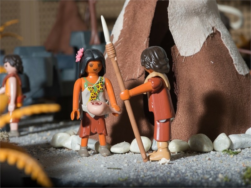 La préhistoire en Playmobil entre humour et faits historiques