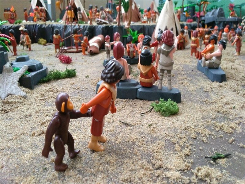 La préhistoire en Playmobil entre humour et faits historiques