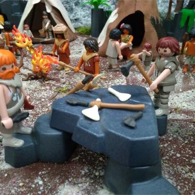 La préhistoire en Playmobil entre humour et faits historiques