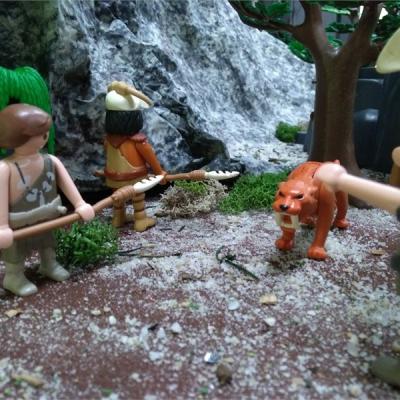 La préhistoire en Playmobil entre humour et faits historiques