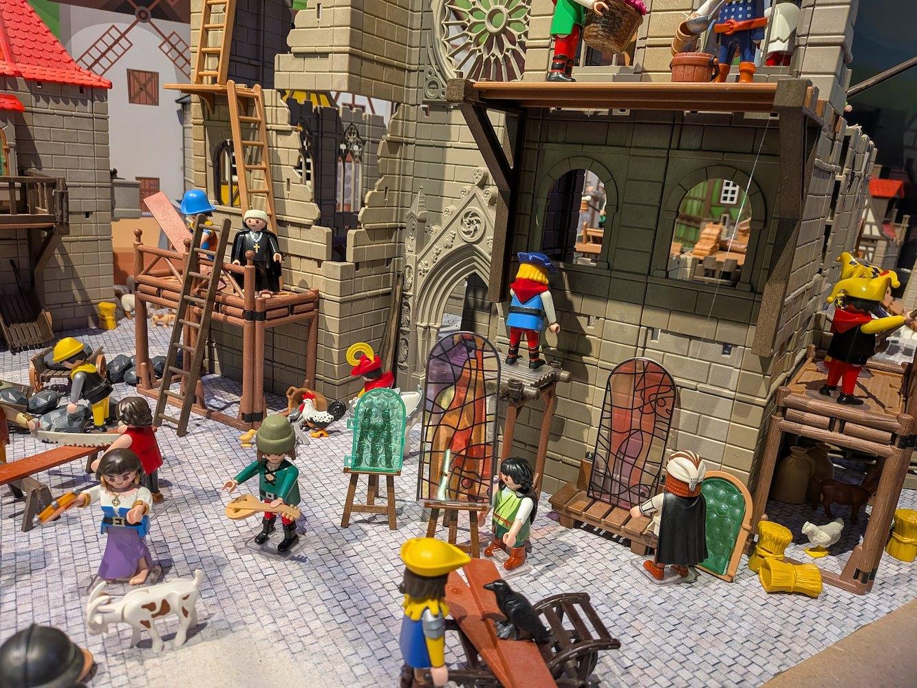 Construction cathedrale artisans playmobil dominique bethune web