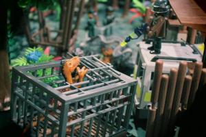 Jurassic park en playmobil diorama realise par dominique bethune alias alizobil